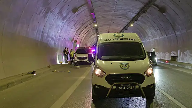 Üsküdar'da tünelde motosiklet kaza yaptı: 1 ölü, 1 yaralı
