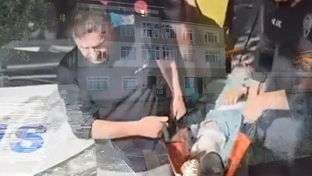 Üsküdar'da yol çöktü 3 katlı bina boşaltıldı
