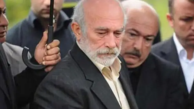 Usta oyuncu Halil Kumova'dan acı haber! Sanat dünyası yasa boğuldu
