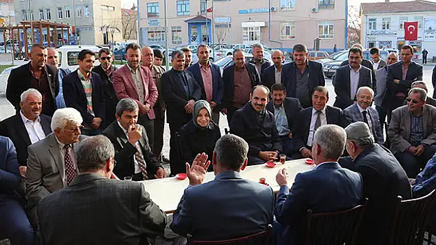 Usta ve Altay, Altınekin'de vatandaşlarla buluştu
