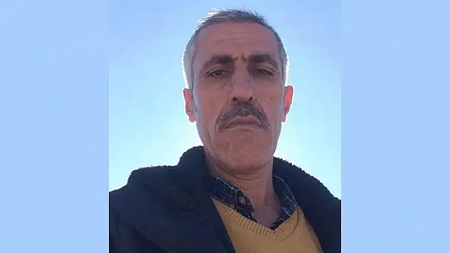 Uyardığı kişiler tarafından bıçaklanan park görevlisi ağır yaralandı