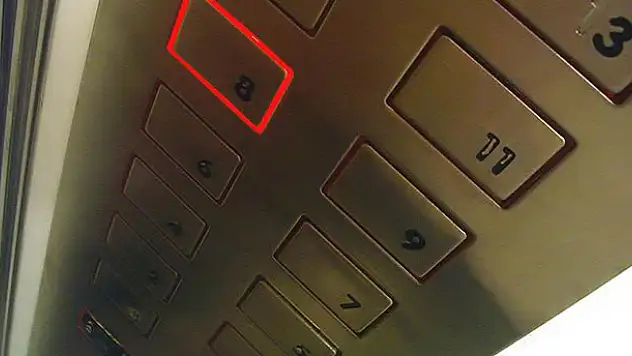 Uygunsuz asansörlere ceza yağdı