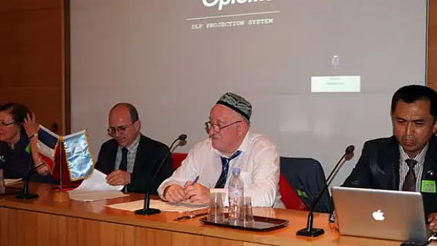 Uygur halkına Çin zulmü Fransa senatosunda