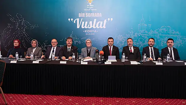 Uygur, Konya'da 'Bir Sofrada Vuslat' programına katıldı