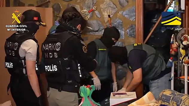 Uyuşturucu kaçakçılığından kırmızı bültenle aranan Kerim Dağlıoğlu İspanya'da yakalandı
