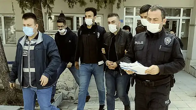 Uyuşturucu satıcıları 2 aylık takiple yakalandı