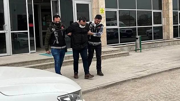 Uyuşturucu tacirlerine 'şerefsiz' dedi, uyuşturucudan yakalandı