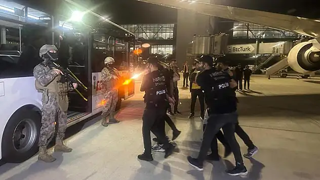 Uyuşturucu tacirlerine yönelik operasyonda 2'si kırmızı bültenle aranan 34 şüpheli yakalandı
