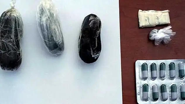 Uyuşturucuyu midesinde taşıyordu
