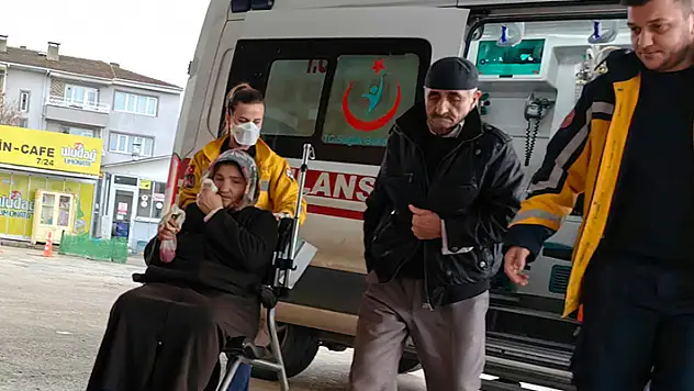 Uyuz olan çift, hayvanlarda kullanılan parazit kremini sürünce hastanelik oldu

