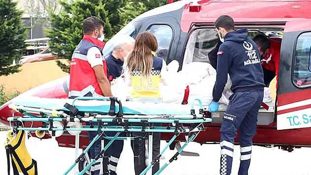 Üzerine benzin dökerek yakan ağır yaralı genç helikopterle Kocaeli'ne sevk edildi