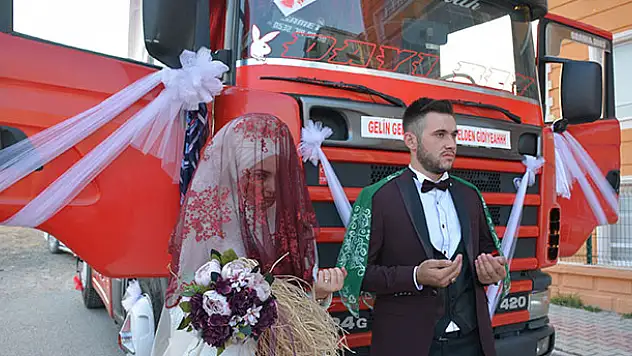 Uzman Çavuş Damada ve Geline TIR Sürprizi