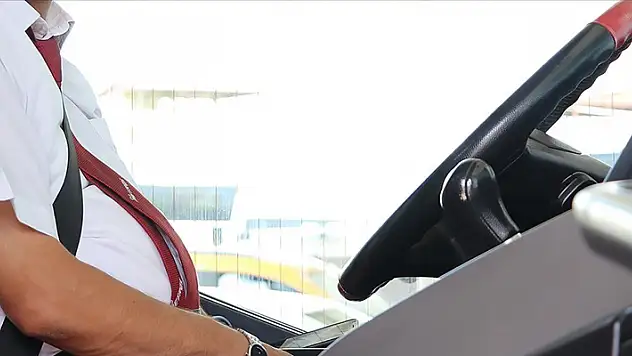 Uzmanından otobüs sürücülerine 'yol hipnozu' uyarısı
