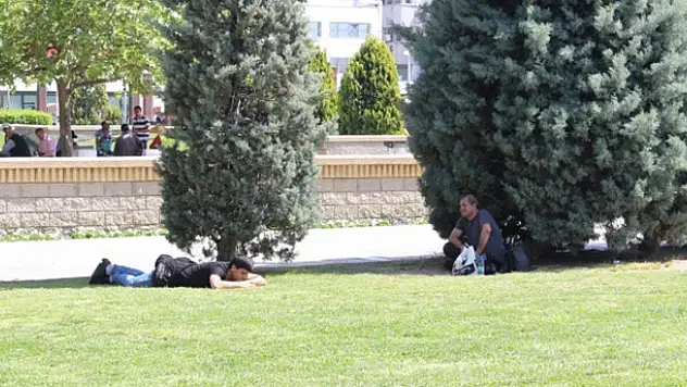 Uzmanlar uyardı! Sıcak havaya dikkat