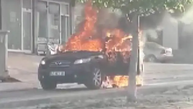 Uzmanlardan aşırı sıcak havalarda araç yangınlarına karşı uyarı
