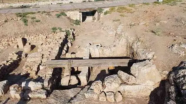 Üzüm Sıkmada Bin 700 Yıllık 'Askıda Baskı' Tekniği Kullanılıyor