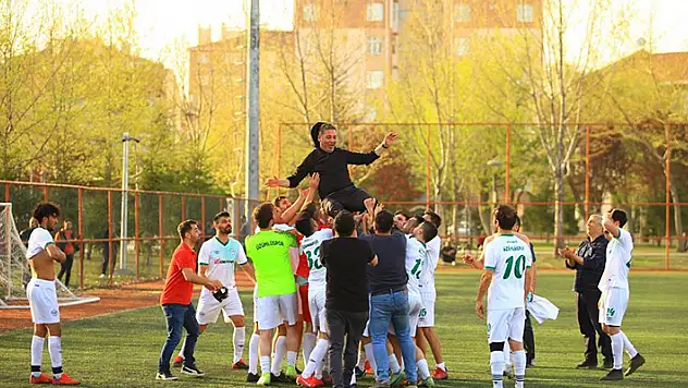 Üzümlü ve Ülküm, Süper Grup'a çıktı 
