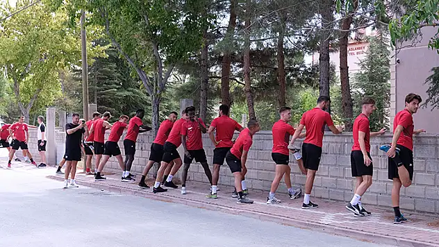 Vaduz ekibi, son antrenmanını Konya sokaklarında yaptı