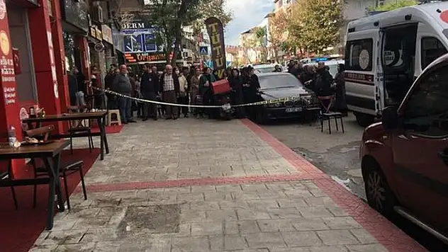 Vahşet! Eski karısını yemek yerken öldürdü!
