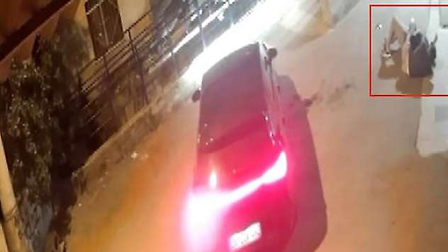 Vahşi cinayetin görüntüleri: Önce boğdu, sonra izledi