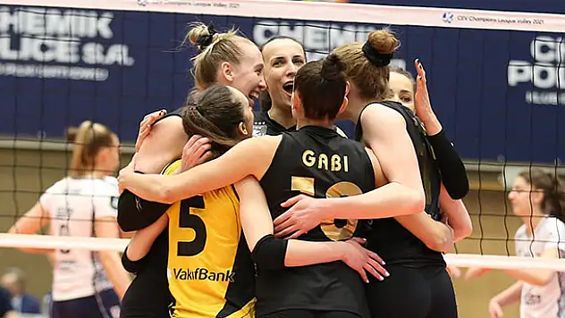 VakıfBank yarı final için sahada