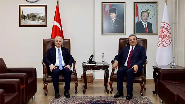 Vali Akın, Bakan Yardımcısı Özçelik'i ağırladı