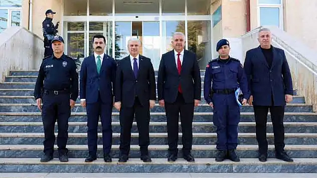 Vali Akın Güneysınır'da temaslarda bulundu