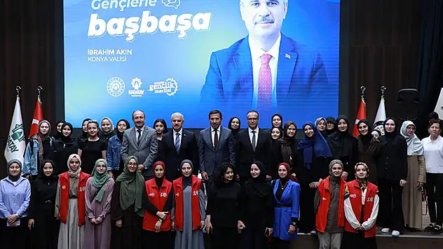 Vali Akın Karataylı gençlerle buluştu