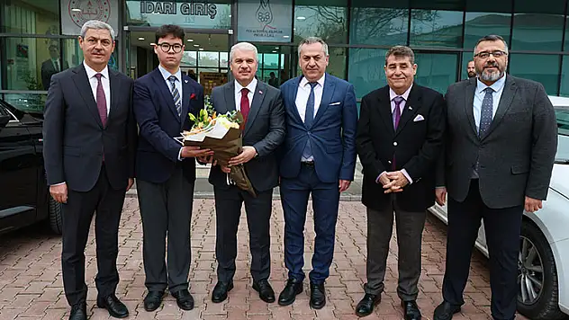 Vali Akın, Selçuklu'daki o proje okulunu ziyaret etti