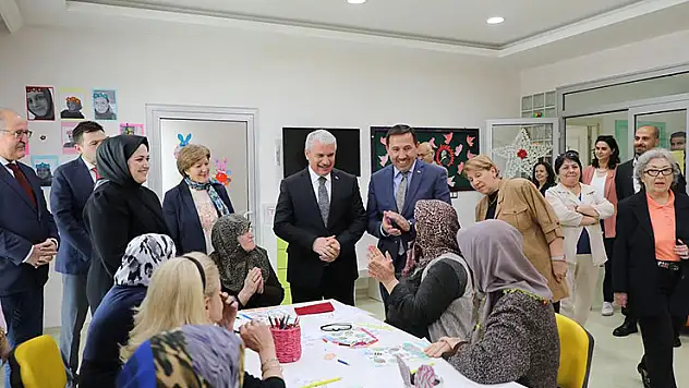 Vali Akın ve Başkan Kılca, Alzheimer Gündüz Yaşam Merkezi'ne ziyarette bulundu