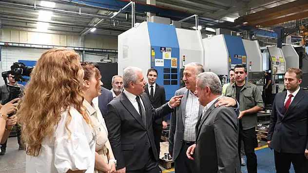 Vali Akın ve KOS Başkanı Büyükeğen'den sanayiye ziyaret