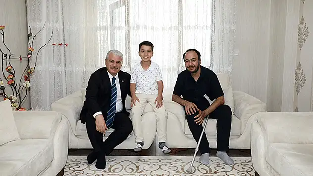 Vali Akın'dan Gazi Halit Şener'e ziyaret