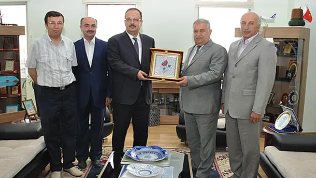 Vali Canbolat'tan Rektör Şeker'e ziyaret