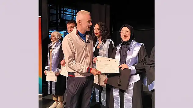 Vali Çiçekli: Mezunlarımızla gurur duyuyoruz