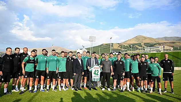 Vali Çiftçi, Konyaspor antrenmanını izledi