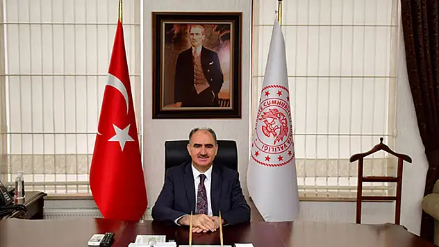 Vali Özkan'dan 19 Mayıs Atatürk'ü Anma, Gençlik ve Spor Bayramı mesajı
