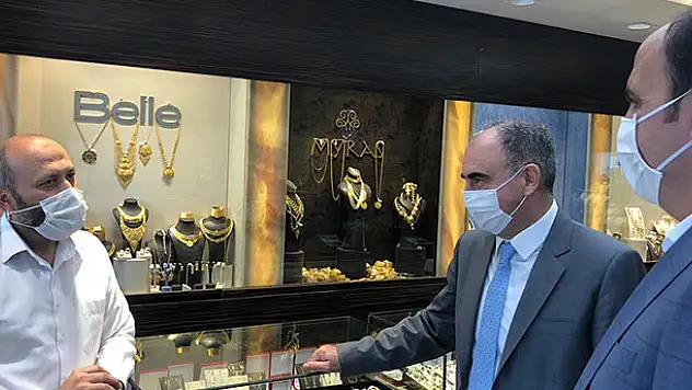Vali Özkan ve Başkan Altay, esnafa maske, mesafe ve hijyen uyarısı