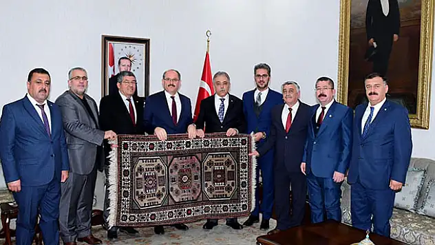 Vali Toprak'a 'hayırlı olsun' ziyareti