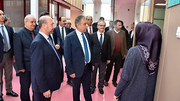 Vali Toprak'tan SOBE'ye ziyaret