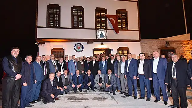 Vali Toprak ve Başkan Kılca muhtarlarla buluştu