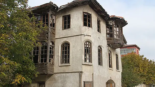 Valilik ziyaretinde tarihi konak ele alındı