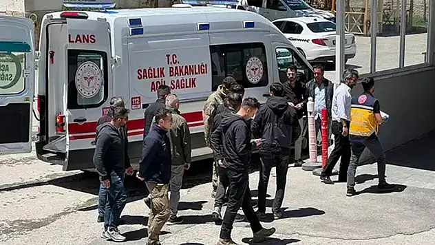 Van Başkale'de askeri araç devrildi: 11 asker yaralı
