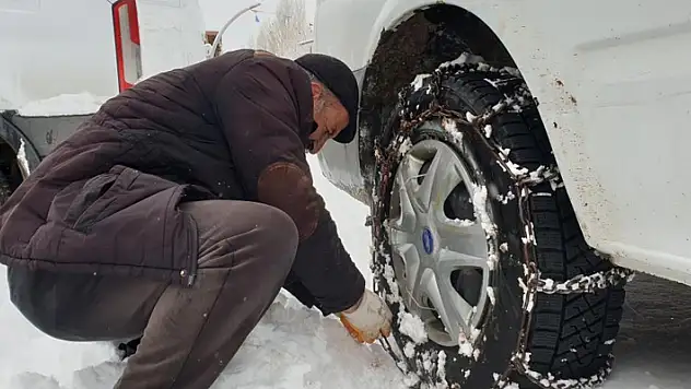Van Başkale'de okullar tatil edildi: 65 yerleşim yerinin yolu kapandı
