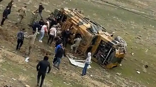 Van'da askeri araç kaza yaptı: 6 yaralı
