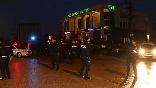 Van'da banka çalışanları rehin alındı