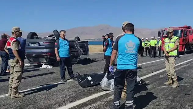Van'da feci kaza! 2 kişi öldü, 4 kişi yaralandı
