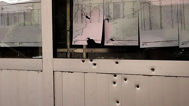 Van'da liseye bombalı ve silahlı saldırı