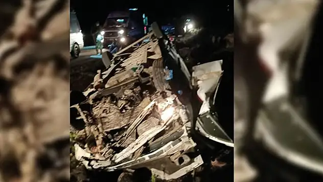 Van'da sığınmacıları taşıyan minibüs devrildi: 1 ölü, 41 yaralı