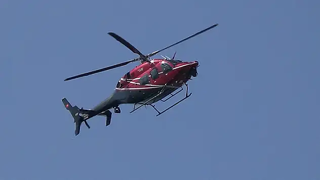 Van Gölü'nde kaybolan şahısın arama çalışmalarına helikopter desteği
