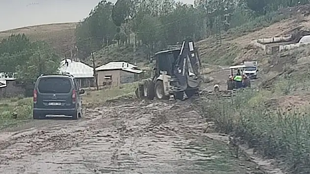Van'ın 3 ilçesinde sağanak sele neden oldu
